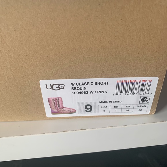 Uggs - Picture 3 of 3